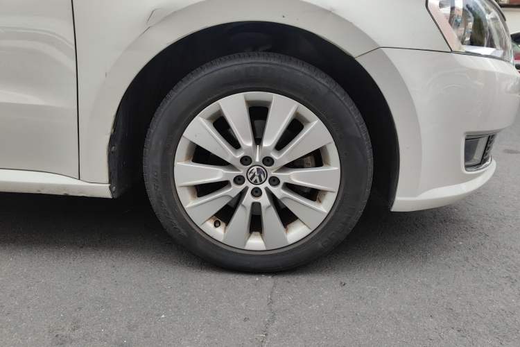 Used Volkswagen Lavida 2013 1.6L Automatic Comfort Edition
