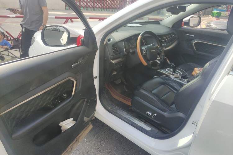 Used Haval H6 2020 1.5 GDIT Automatic Platinum Champion Edition Driver Seat