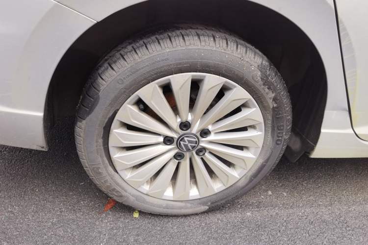 Used Volkswagen Lavida 2021 280TSI DSG Comfort Edition Right Rear Wheel Hub