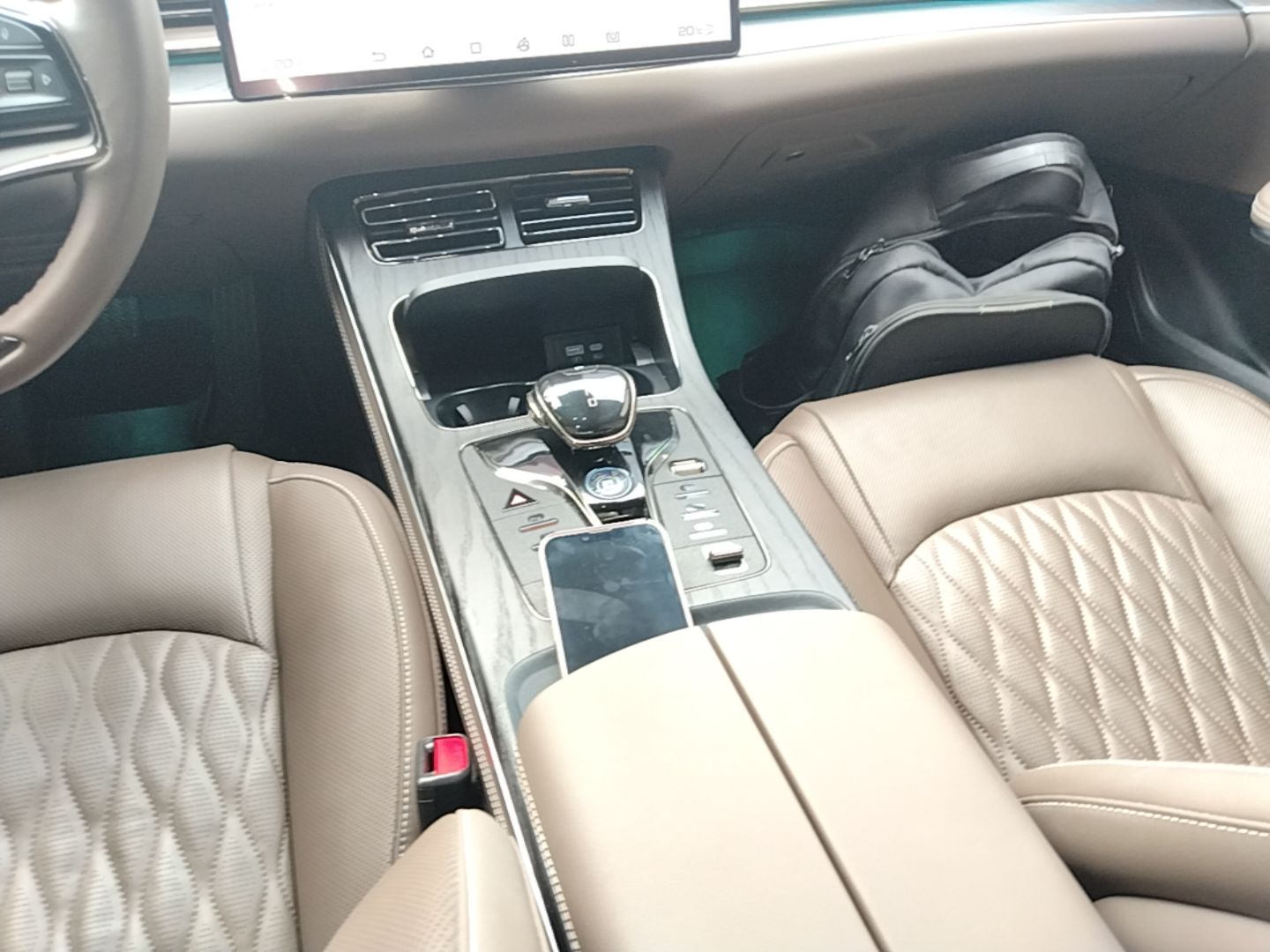 BYD Han 2023 DM-i Champion Edition 121KM Prestige Model - Prestige — снимка 16