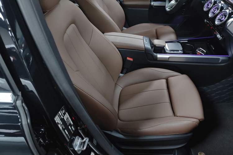 Used Mercedes-Benz GLB 2024 GLB 220 Dynamic Edition Right Front Seat