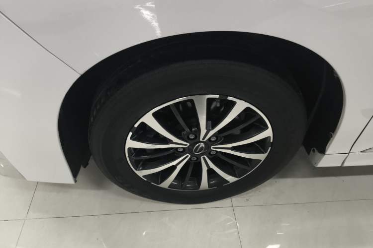 Used GAC Trumpchi M8 2023 Lingxiu Series 390T Luxury Edition Left Front Wheel Hub