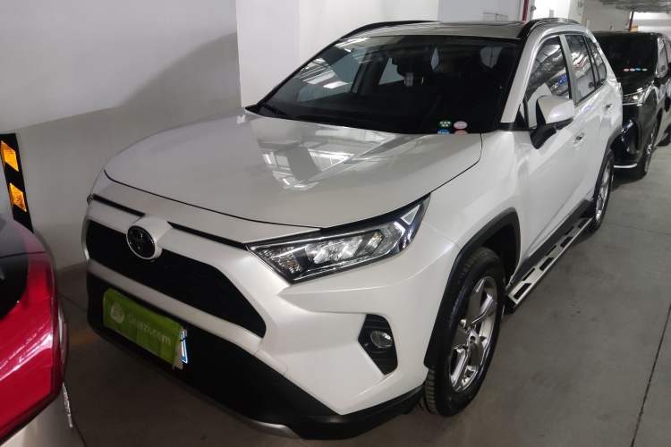 Used Toyota RAV4 2022 2.0L CVT Two-Wheel Drive Fashion Edition