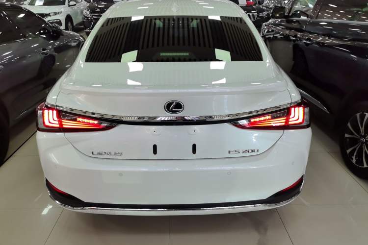 Used Lexus ES 2023 200 Excellence Edition