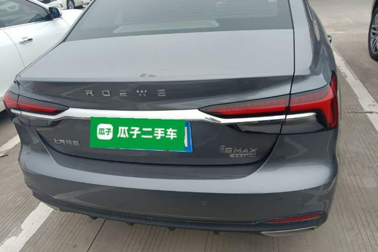 Used Roewe i6 MAX 2020 300TGI Automatic Supreme Edition with Cool Sunroof and Advanced Driving Features
