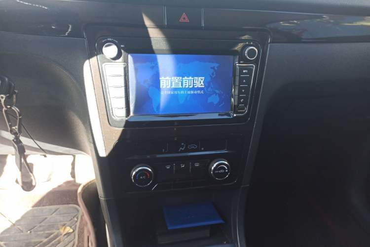 Used Dongfeng Fengon 370 2016 1.5L Manual Luxury Version SFG15-05 7 Seats