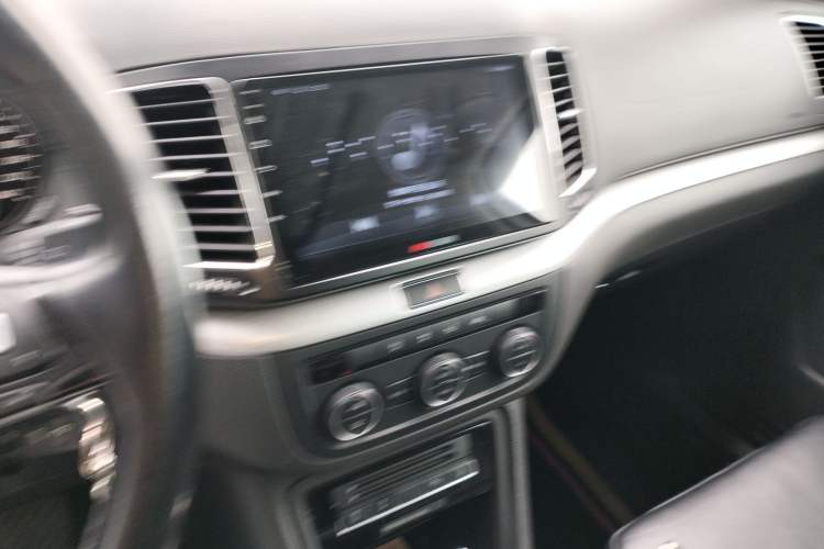 Used Volkswagen Sharan 2016 280TSI Enjoyment Model 7-Seater