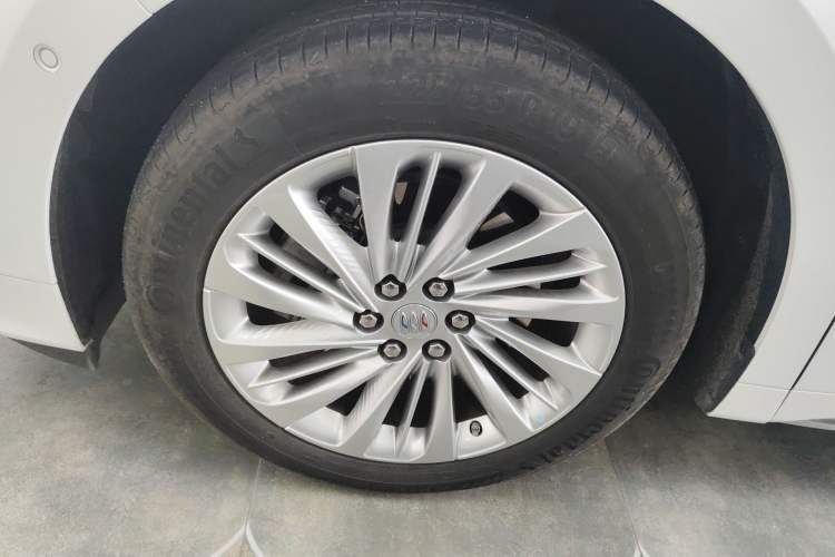 Used Buick Century 2023 2.0T Seven-Seater Yinshi Edition Left Front Wheel Hub