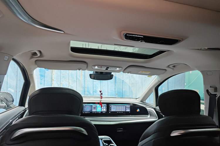 Used SAIC MAXUS G90 2022 2.0T Xingyun Six-Seater Version