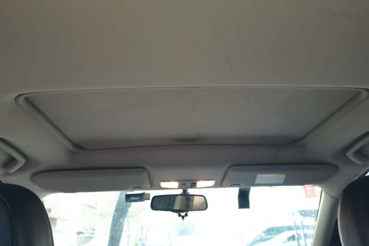 Used Mitsubishi Outlander 2018 2.0L Two-Wheel-Drive Jiale Edition 7-Seater
