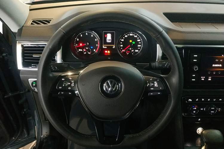 Used Volkswagen Teramont 2019 330TSI Two-Wheel-Drive Luxury Edition China VI Standard
