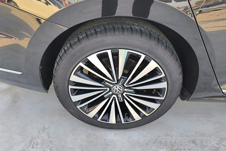 Used Volkswagen Passat 2020 330TSI Luxury Edition China VI