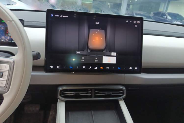 Used Formula Leopard Titanium 3 2025 501 km All-Wheel Drive Intelligent Driving Max Edition Audio And AC Panel