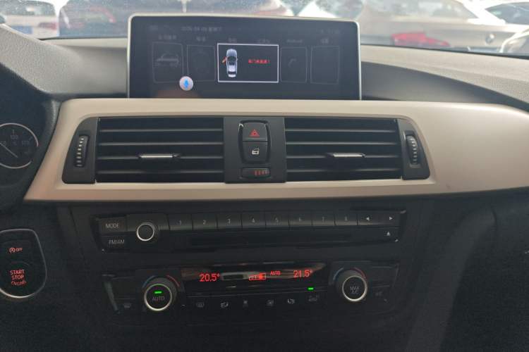 Used BMW 3 Series 2014 320Li Fashion Model
