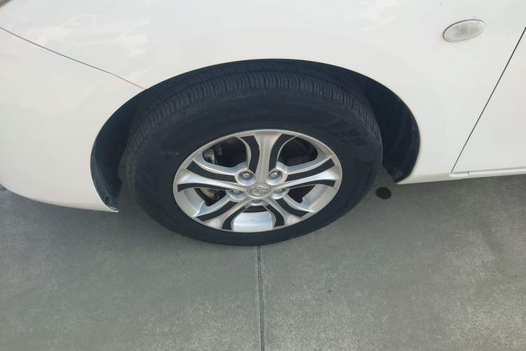 Used Mazda 3 2015 Sedan 1.6L Automatic Comfort Model Left Front Wheel Hub