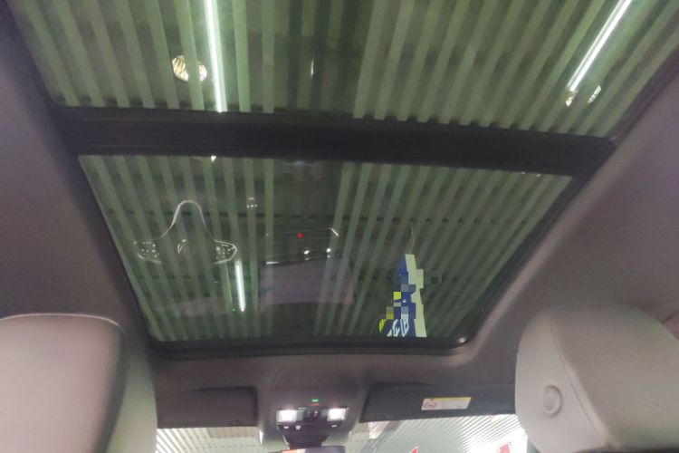 Used Volkswagen Tiguan L 2024 PRO 330TSI Two-Wheel Drive R-Line Smart Edition
