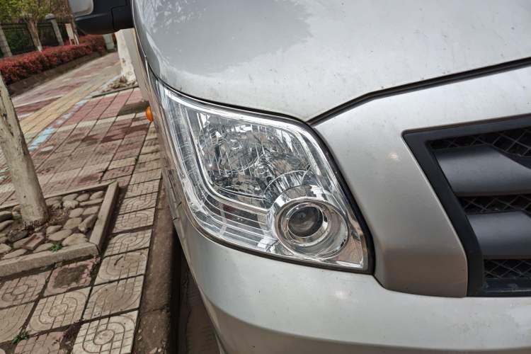 Used Foton Toano 2024 Joyear Multi-Function 2.0T Manual Long-Wheelbase Mid-Roof Model with Single Rear Tire Available in 5/6/7/9-Seater Configurations