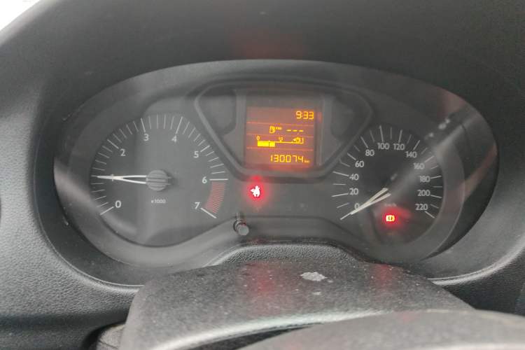 Used Citroen Elysee 2015 Zhishang Edition 1.6L Manual Fashion Model
