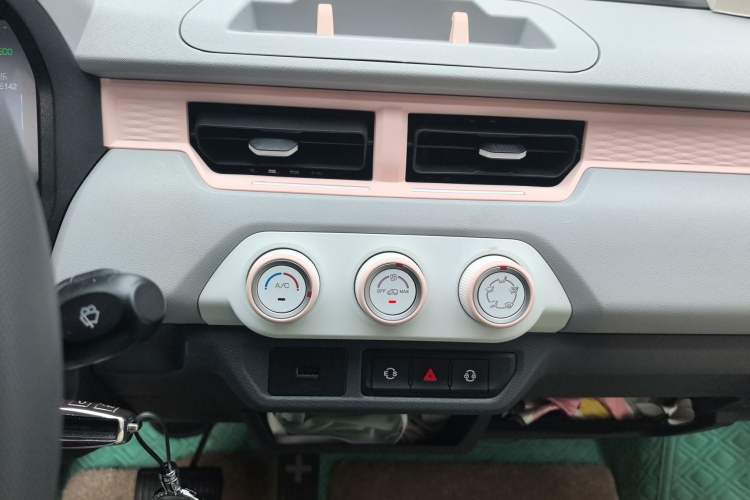 Used Chery QQ Ice Cream 2022 120km Conical Shape Lithium Iron Phosphate
