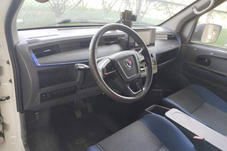 Used Dongfeng Yufeng EM27 2024 EM27L BYD CATL 41.86 kWh Center Console