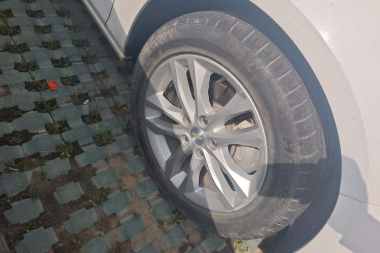 Used Chevrolet Malibu XL 2018 530T Automatic RuiChi Edition Right Front Wheel Hub