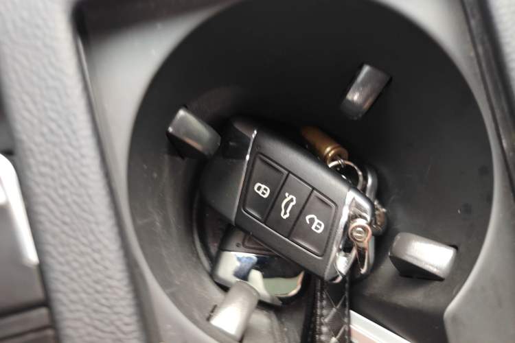 Used Volkswagen Magotan 2019 330TSI DSG Luxury Version China VI Standard Vehicle Key