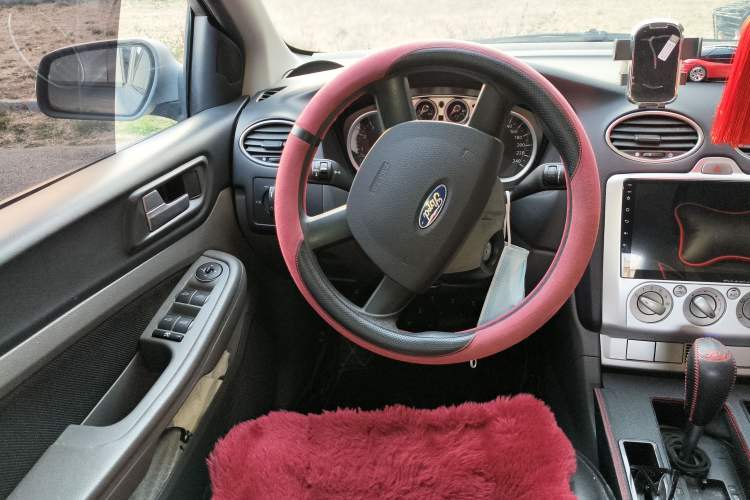 Used Ford Focus 2012 Hatchback Classic 1.8L Automatic Base Model
