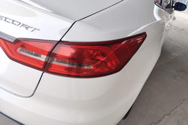 Used Ford Escort 2019 Revised 1.5L Automatic ZhiXiang Version (Tire Pressure Monitoring) China VI Standard
