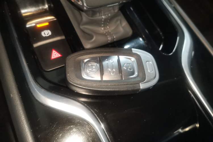 Used Hongqi E-QM5 2022 431 km Charge & Enjoy Edition
