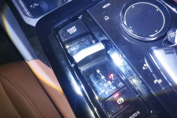 Used BMW i5 2025 eDrive 40L M Sport Package Gear Lever