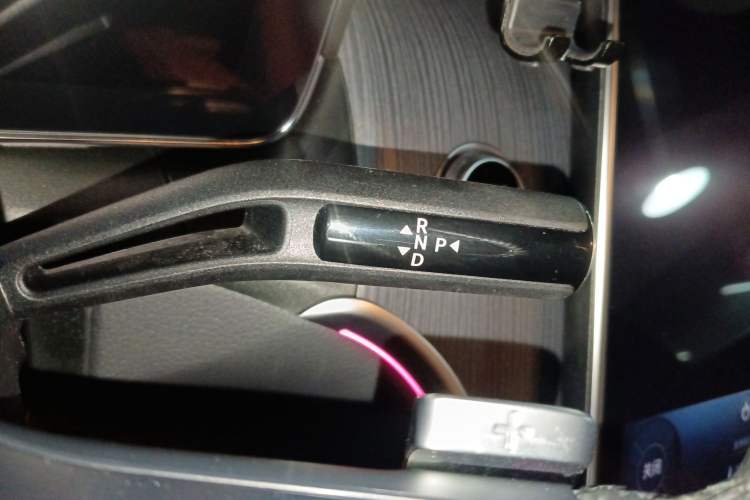 Used Mercedes-Benz GLC 2023 GLC 260 L 4MATIC Luxury Model 5 Seats
