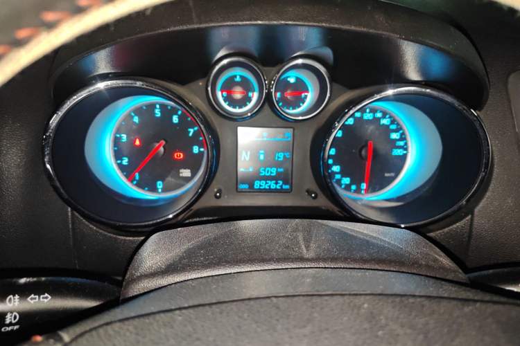 Used CHANGAN CS35 2015 1.6L Automatic Luxury Model China IV Standard
