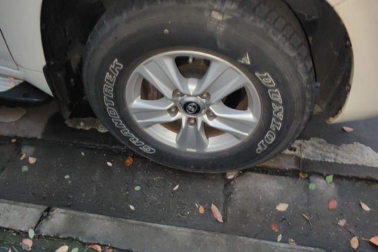 Used Toyota Land Cruiser 2015 4.0L V6 Middle East Low-Trim Version Right Front Wheel Hub