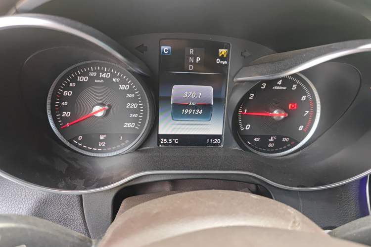 Used Mercedes-Benz GLC 2016 GLC 260 4MATIC Luxury Model Odometer Close Up