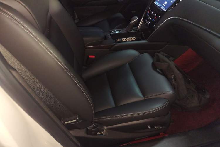 Used Cadillac XTS 2018 28T Tech Edition Right Front Seat