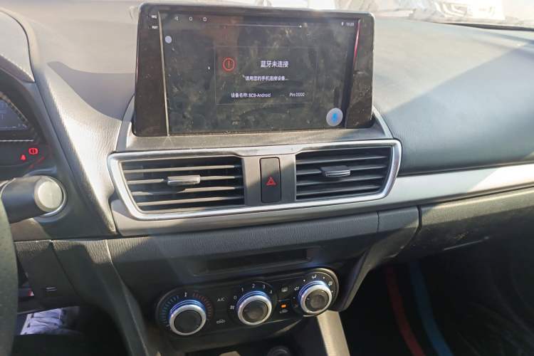 Used Mazda Mazda 3 Axela 2016 Sedan 1.5L Automatic Comfort Model
