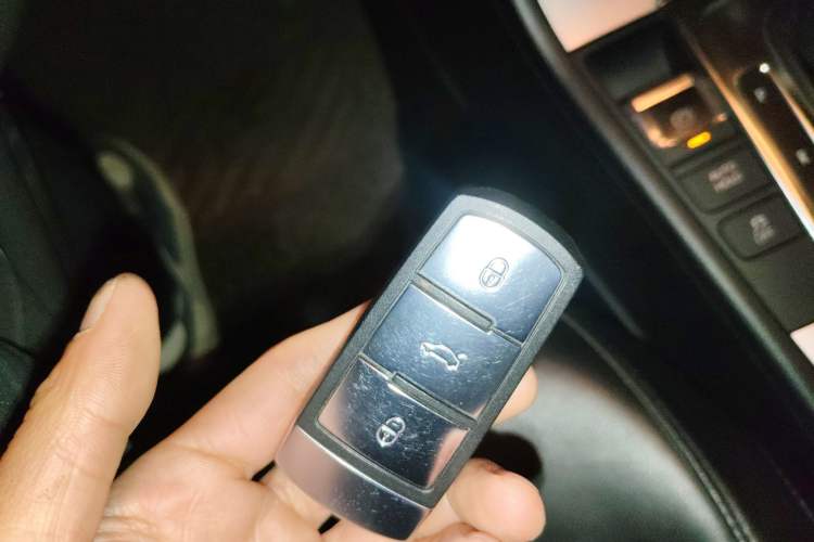 Used Volkswagen Magotan 2012 Revised 1.8TSI Luxury Version Vehicle Key