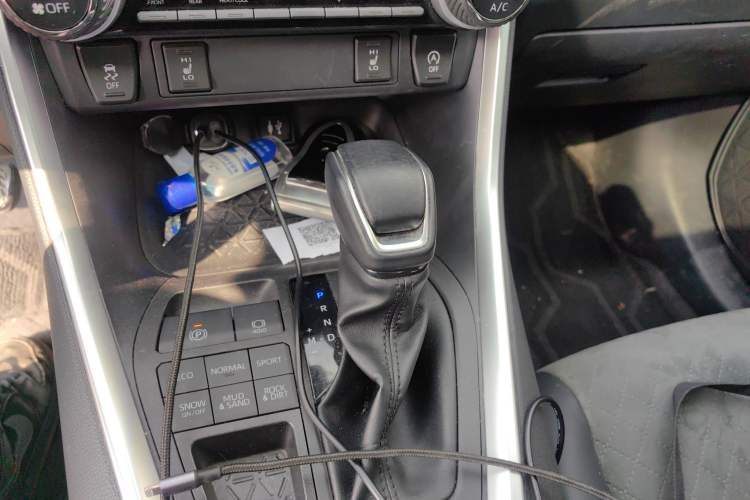 Used Toyota RAV4 2022 2.0L CVT 4x4 Style Plus Edition
