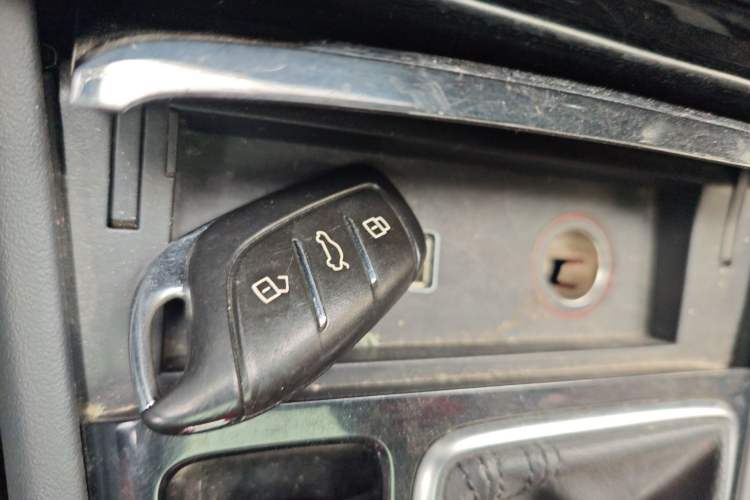 Used Roewe RX3 2020 1.6L CVT 4G Connected Ultra-Cool Flagship Edition
