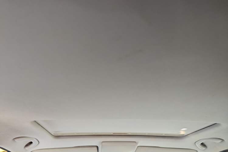 Used Volkswagen Gran Lavida 2013 1.6L Manual Comfort Model
