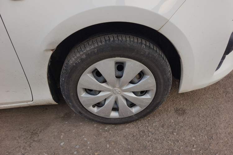 Used Toyota YARiS L Zhi Xuan 2015 1.5E Automatic Charm Edition Right Front Wheel Hub