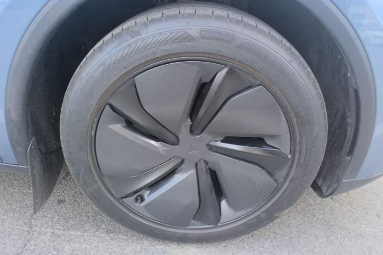 Used Tesla Model Y 2025 Rear-Wheel-Drive Version