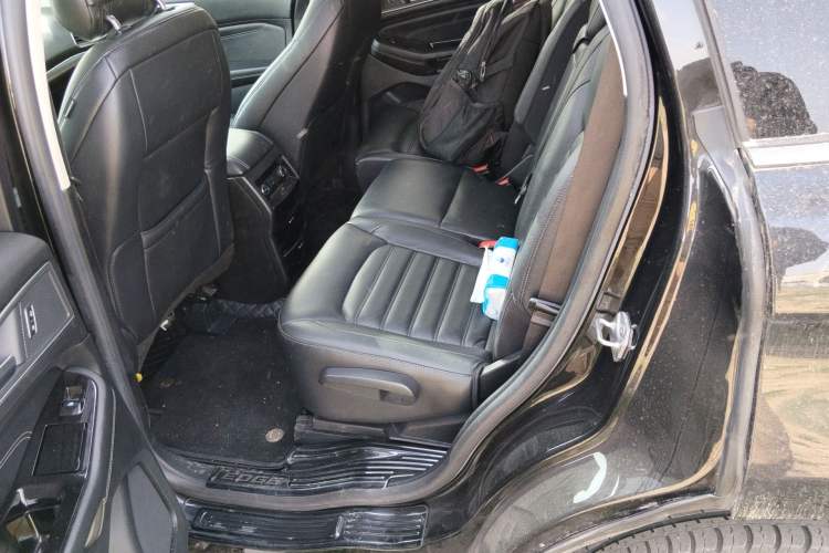 Used Ford Edge 2015 2.0T GTDi 4x4 High-Grade Model
