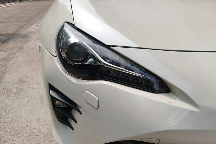 Used Toyota 86 2019 2.0L Manual Luxury Edition Right Front Headlight