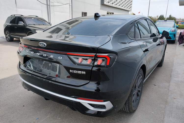 Used Ford Mondeo 2025 2.0T EcoBoost Luxury Version Rear Right 45 Deg