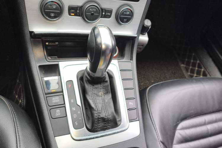 Used Volkswagen Magotan 2015 1.8TSI Advanced Model
