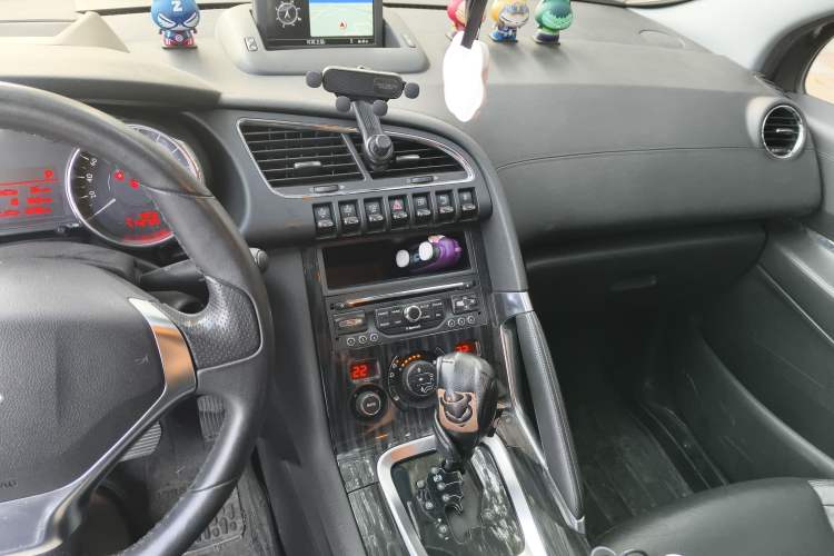 Used Peugeot 3008 2013 1.6THP Automatic Prestige Edition Audio And AC Panel