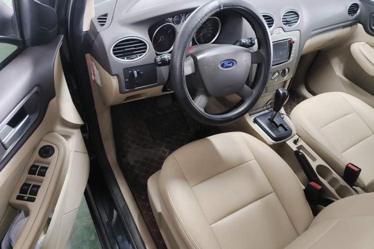 Used Ford Focus 2013 Sedan Classic 1.8L Automatic Base Model
