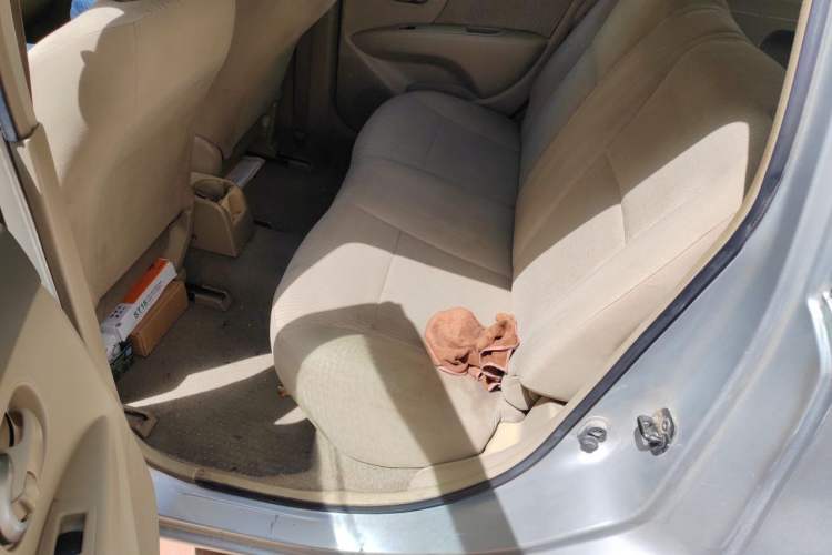 Used Nissan Livina 2009 1.6L Manual All-Around Model