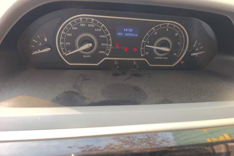 Used SAIC MAXUS Xintu V80 2019 2.5T Classic Edition 6-Speed Manual – Aoyuntong Modified Version Short Wheelbase Mid-Height Roof 5/6 Seats Instrument Cluster